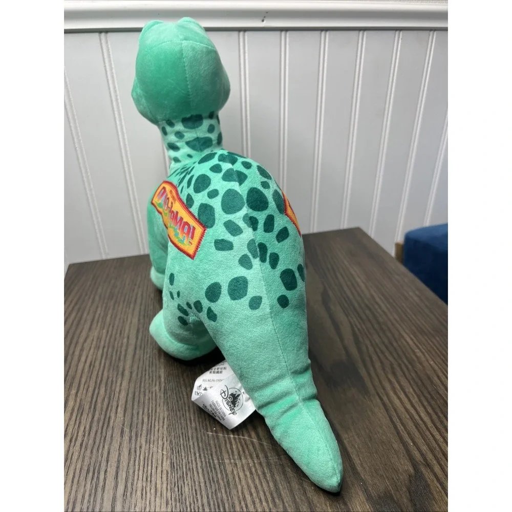 Disney Animal Kingdom Chester & Hester's Dino-Rama Land USA Cementasaurus Plush